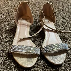 Delicacy Silver Sandals Elegant Minimalist Design